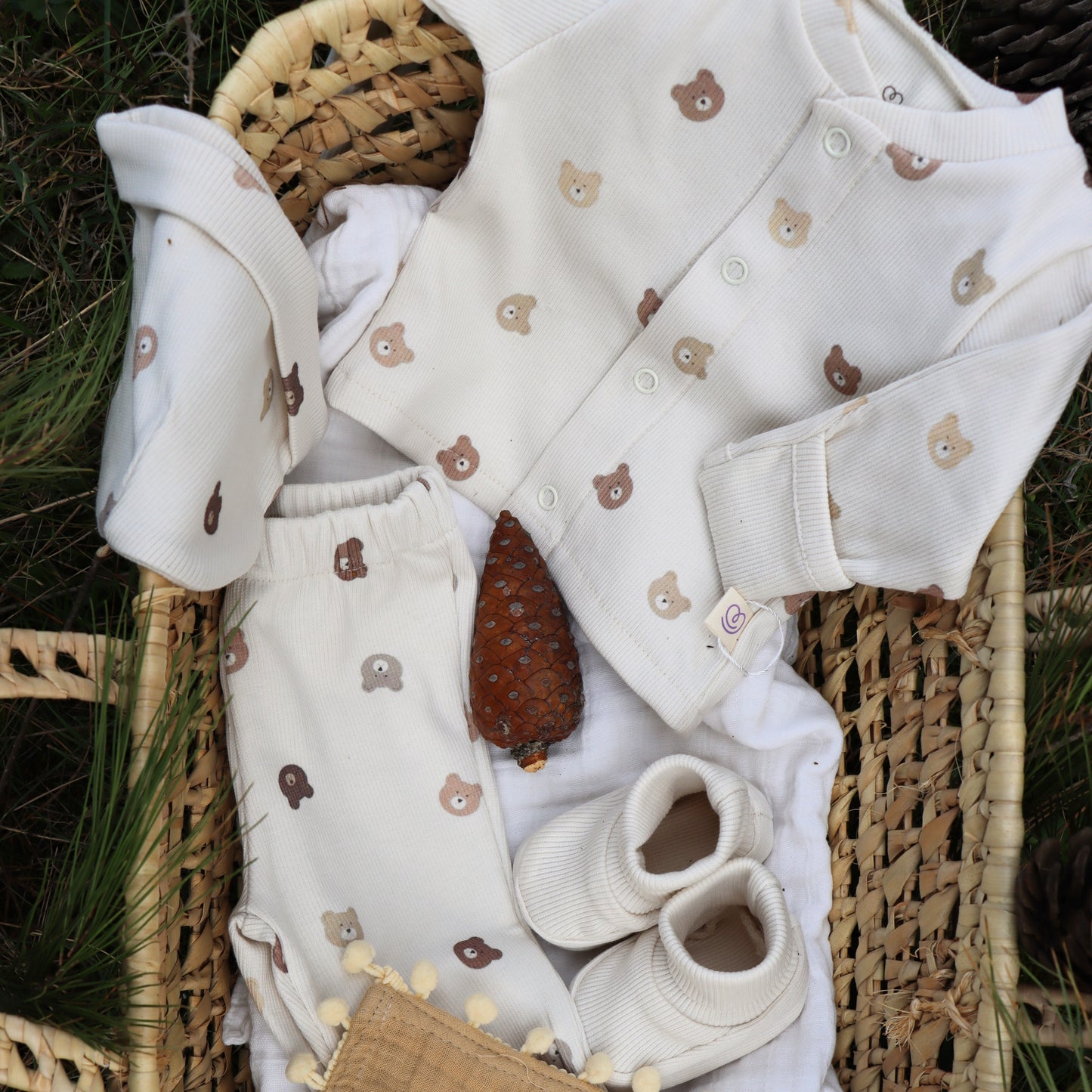 Jr. Teddy Bear Kaşkorse 3'lü Set, Müslin Tulum&Şapka, Bej Patik, Bej Ayıcık Desenli Müslin Battaniye